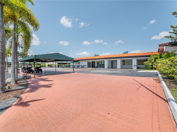 16300 Golf Club Rd 411, Weston FL 33326