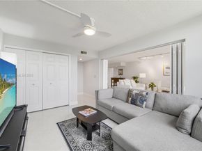 16300 Golf Club Rd 411, Weston FL 33326