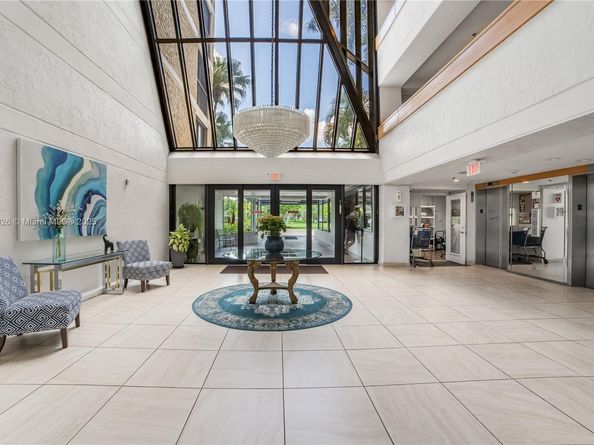 16300 Golf Club Rd 411, Weston FL 33326