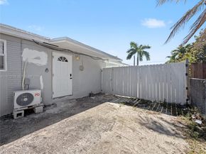 3800 SW 31st Ct, West Park FL 33023