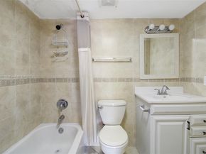 4717 NW 7th St 60410, Miami FL 33126