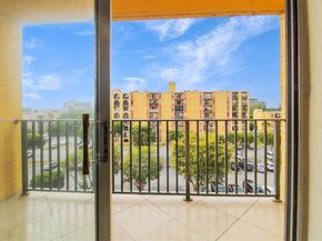 4717 NW 7th St 60410, Miami FL 33126