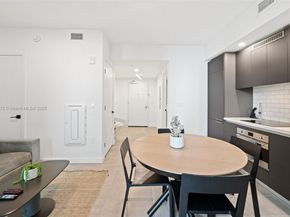 227 NE 2nd St 2512, Miami FL 33132
