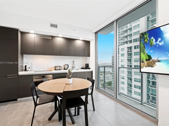 227 NE 2nd St 2512, Miami FL 33132