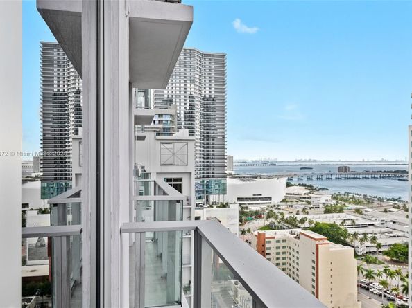 227 NE 2nd St 2512, Miami FL 33132