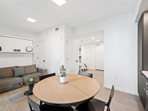 227 NE 2nd St 2512, Miami FL 33132