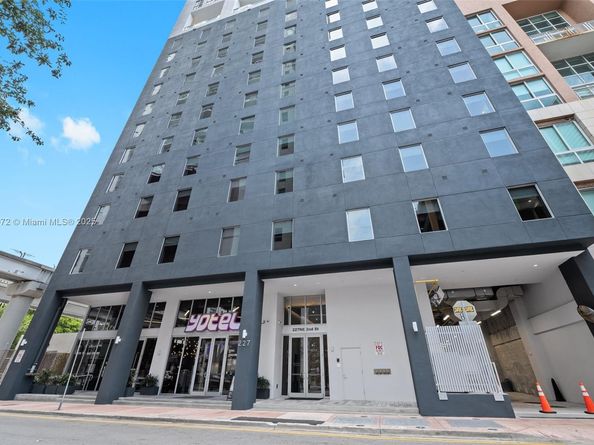 227 NE 2nd St 2512, Miami FL 33132