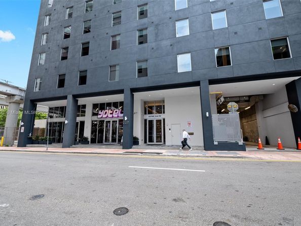 227 NE 2nd St 2512, Miami FL 33132