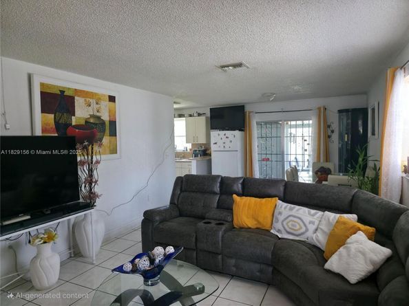 2237 NW 50th St, Miami FL 33142