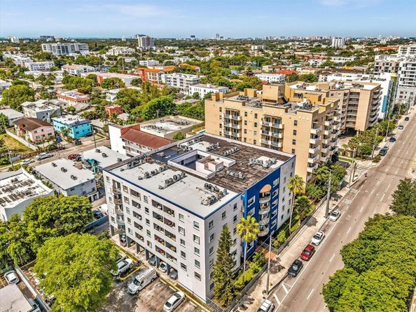 546 SW 1st St 607, Miami FL 33130