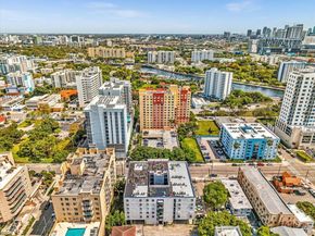 546 SW 1st St 607, Miami FL 33130