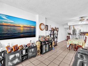 546 SW 1st St 607, Miami FL 33130