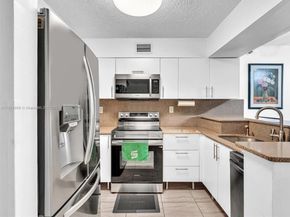546 SW 1st St 607, Miami FL 33130