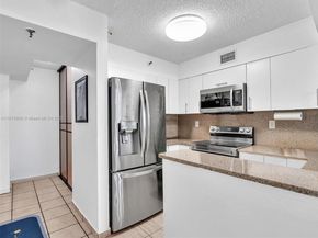 546 SW 1st St 607, Miami FL 33130