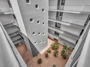 546 SW 1st St 607, Miami FL 33130