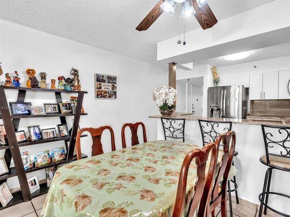 546 SW 1st St 607, Miami FL 33130