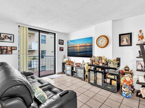 546 SW 1st St 607, Miami FL 33130