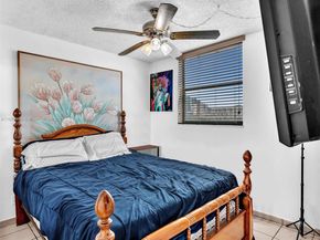 546 SW 1st St 607, Miami FL 33130