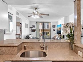 546 SW 1st St 607, Miami FL 33130