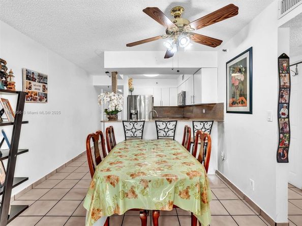 546 SW 1st St 607, Miami FL 33130