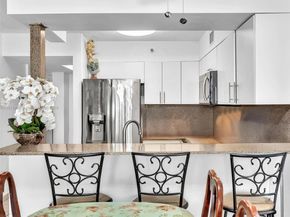 546 SW 1st St 607, Miami FL 33130