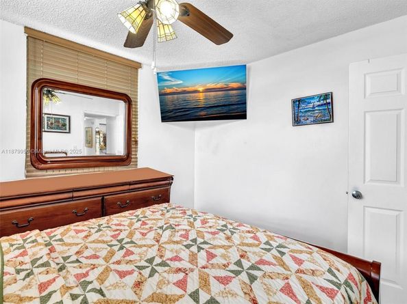 546 SW 1st St 607, Miami FL 33130