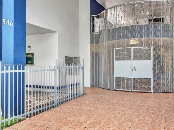 546 SW 1st St 607, Miami FL 33130