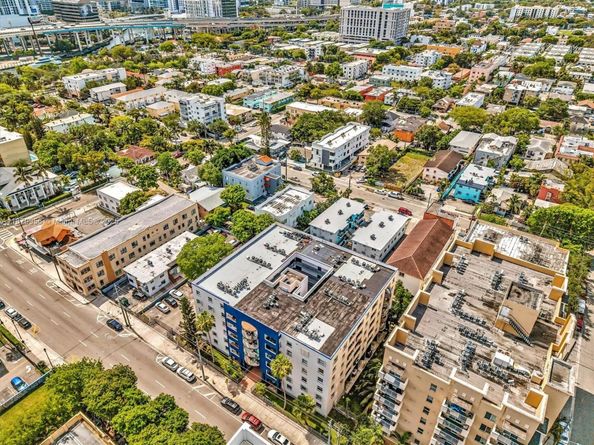 546 SW 1st St 607, Miami FL 33130