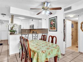 546 SW 1st St 607, Miami FL 33130