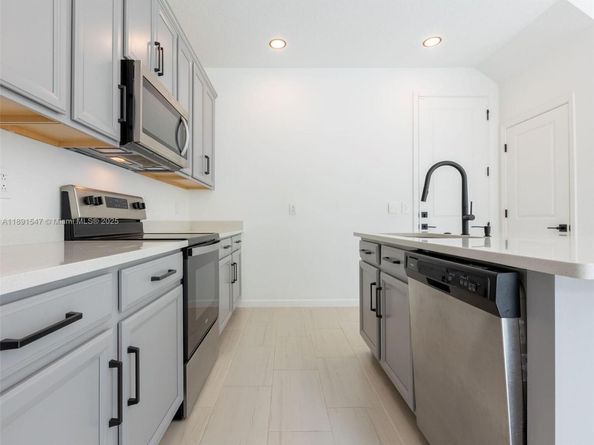 1837 Lake Cove Dr, Lake Worth FL 33460