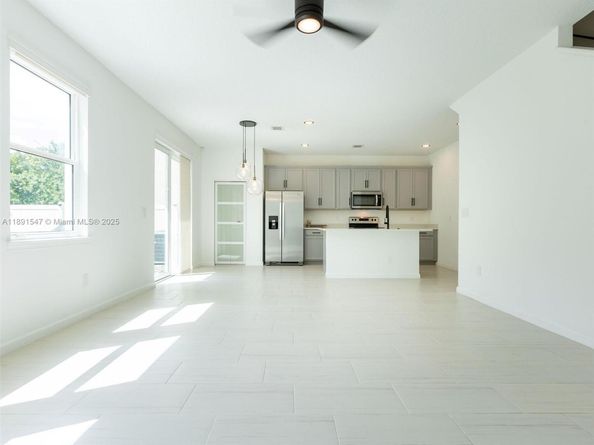 1837 Lake Cove Dr, Lake Worth FL 33460