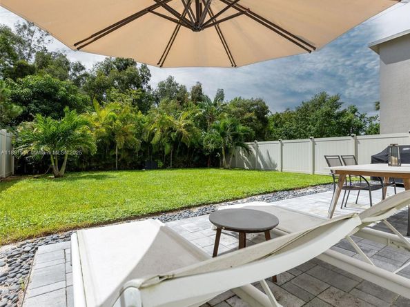 1837 Lake Cove Dr, Lake Worth FL 33460