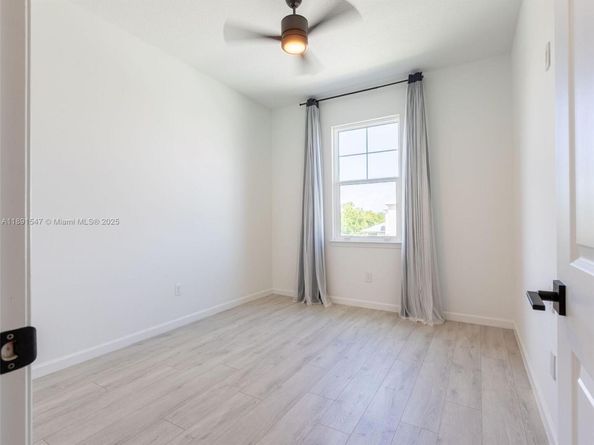 1837 Lake Cove Dr, Lake Worth FL 33460
