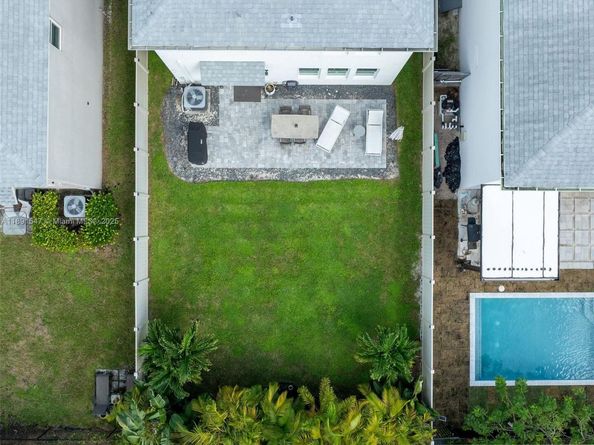 1837 Lake Cove Dr, Lake Worth FL 33460