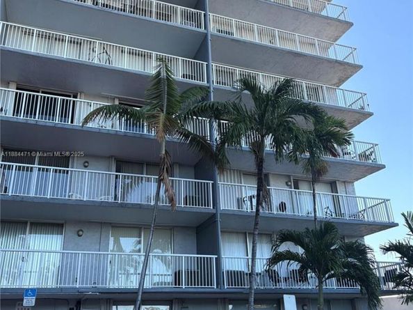 1800 NW 24th Ave 208, Miami FL 33125