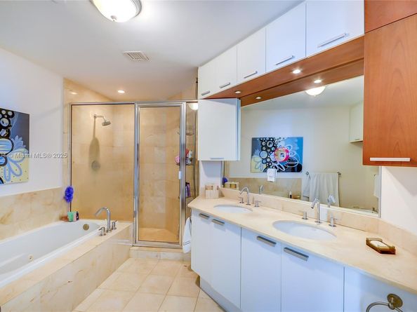 3131 NE 188th St 1808, Aventura FL 33180