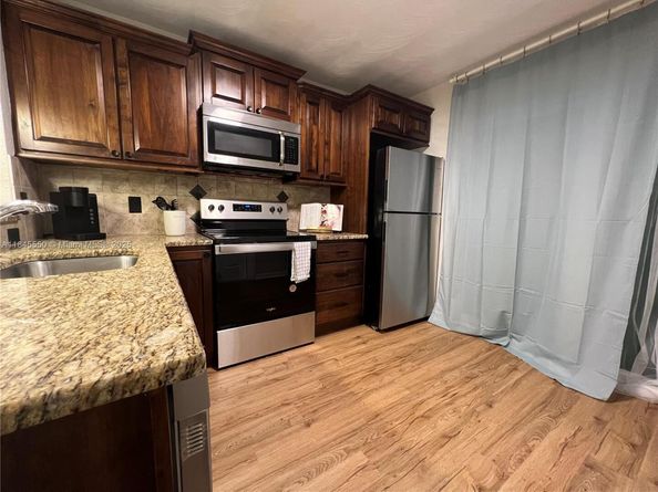 2731 NE 11th Ter, Pompano Beach FL 33064