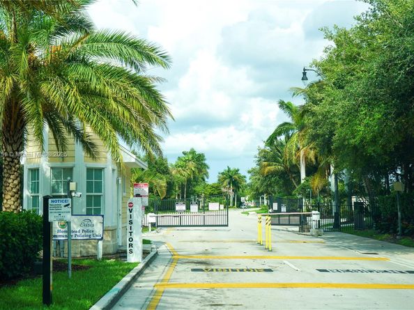 3334 NE 3rd Dr, Homestead FL 33033