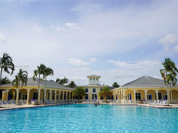 3334 NE 3rd Dr, Homestead FL 33033