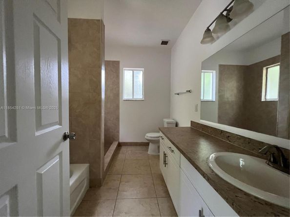 3334 NE 3rd Dr, Homestead FL 33033