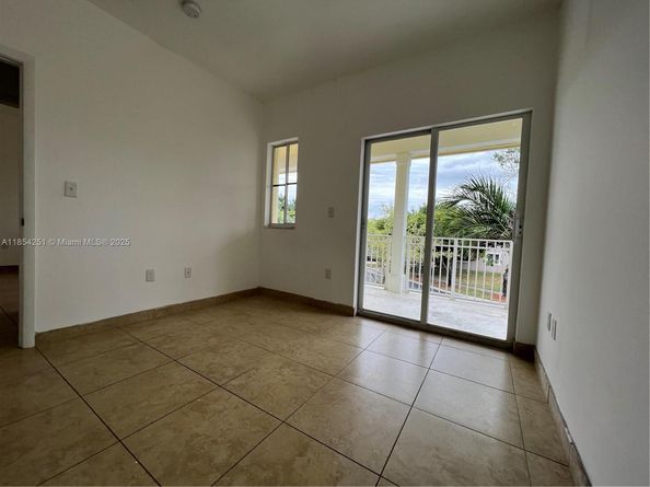 3334 NE 3rd Dr, Homestead FL 33033
