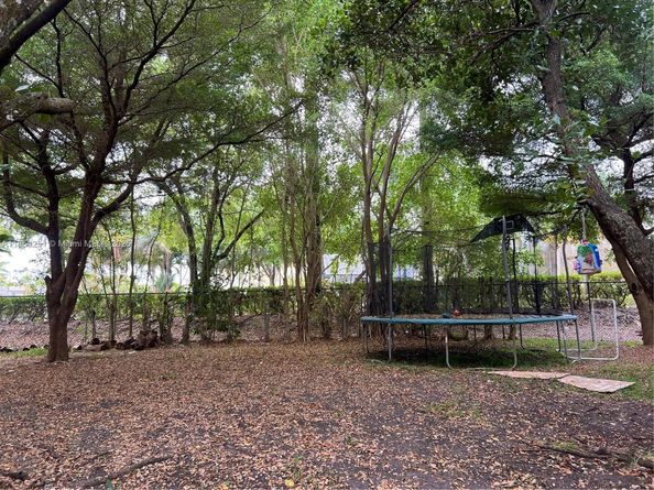 3334 NE 3rd Dr, Homestead FL 33033