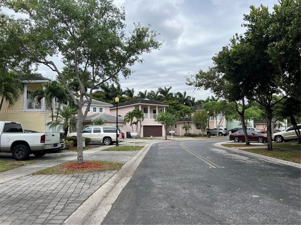 3334 NE 3rd Dr, Homestead FL 33033