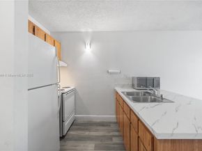 2701 Riverside Dr 413B, Coral Springs FL 33065