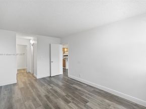 2701 Riverside Dr 413B, Coral Springs FL 33065