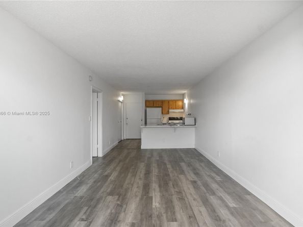 2701 Riverside Dr 413B, Coral Springs FL 33065