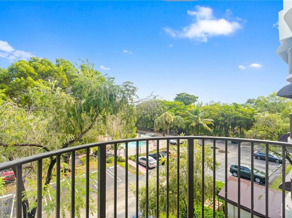 2701 Riverside Dr 413B, Coral Springs FL 33065