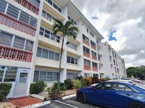 215 SE 3rd Ave 202D, Hallandale Beach FL 33009