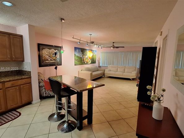 215 SE 3rd Ave 202D, Hallandale Beach FL 33009