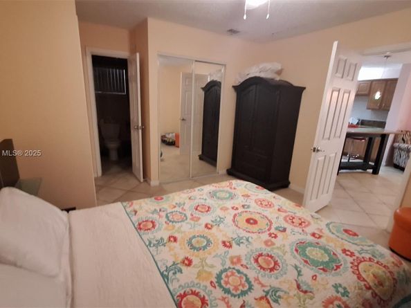 215 SE 3rd Ave 202D, Hallandale Beach FL 33009
